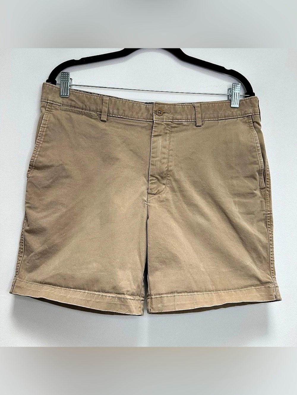 Cremieux Flat Front Shorts in Khaki - Waist 34